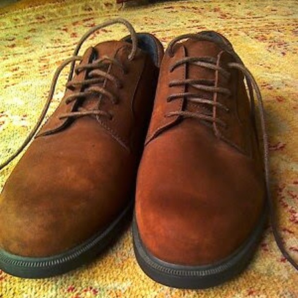 NEW Rockport Brown Nubuck Classic Mens Laceups